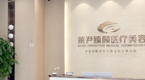 成都双眼皮修复刘辅蓉怎么样？医生实力测评！