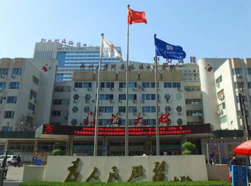 洛阳市中心医院李明鸣怎么样?整形技术点评+隆鼻案例分析