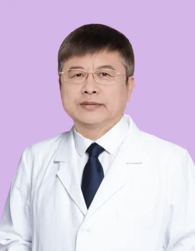 北京假体隆胸王驰医生介绍！坐诊医院及案例分析~