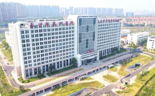 长沙市第四医院吴志强祛斑技术怎么样?费用查询?价格分析表