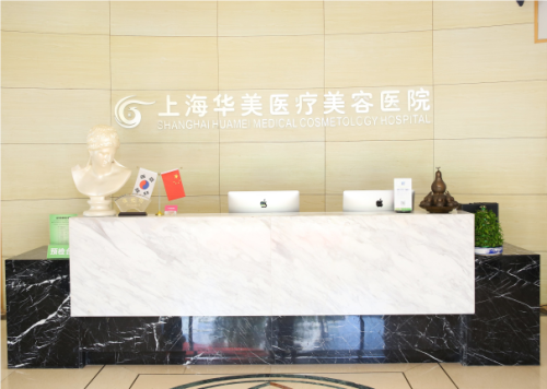李健隆鼻案例分析
