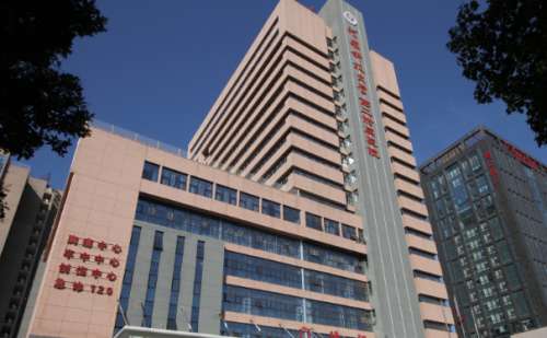 河南科技大学第二附属医院班超玻尿酸丰泪沟案例分析