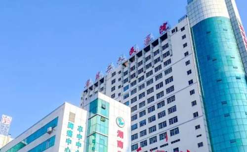 湖南省第二人民医院肖调立玻尿酸隆鼻变美案例|技术特色怎么样?价格在1万元左右起