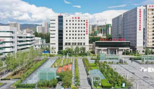 陆军八十二集团军医院吴岩唇部玻尿酸注射案例变化|技术亮点怎么样?费用明细