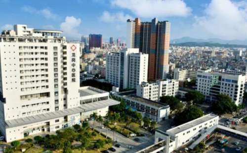 深圳市龙岗中心医院肖东兴玻尿酸填充脸部技术怎么样?费用多少?费用多少