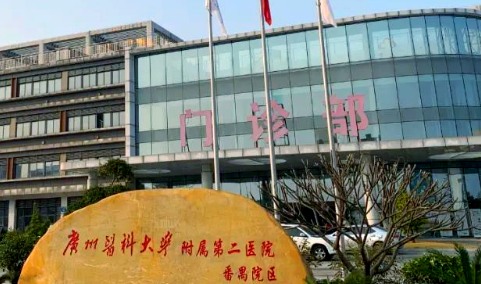 广医二院廖农做重睑和隆鼻多少钱？8800元起，30年经验主任大拿坐诊