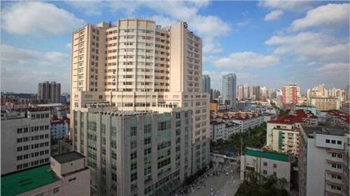 上海九院做鼻子什么价格？硅胶假体隆鼻1.35万元起，自体软骨隆鼻1.98万元起