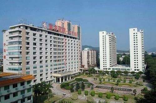 南方医院割双眼皮需要多少钱价格？大致价格在4000元起，带医生介绍