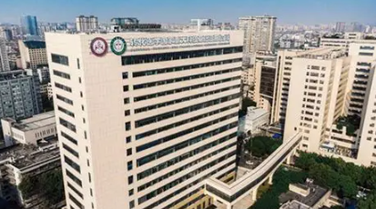 成都植发，四川大学华西医院整形外科植发技术如何？西南植发培训基地实力派。